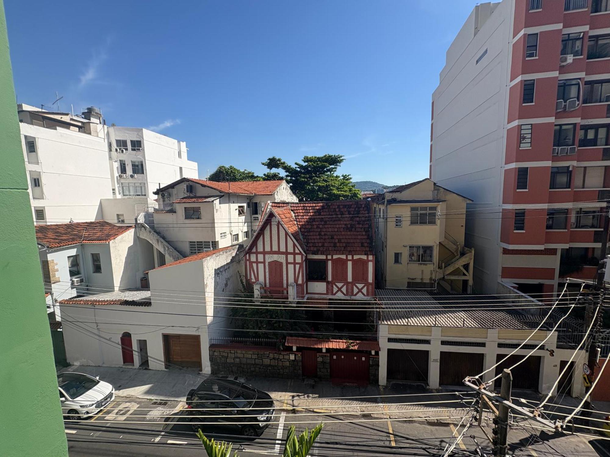Confortaveis Na Urca, Perto Pao De Acucar, Reformados, Wi-fi, Tv E Ar Condicionado Split, Pauloangerami Mc103 *